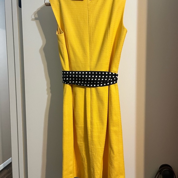 Etcetera yellow dress with black and white tie belt.  Size 6.  EUC. - Picture 6 of 6
